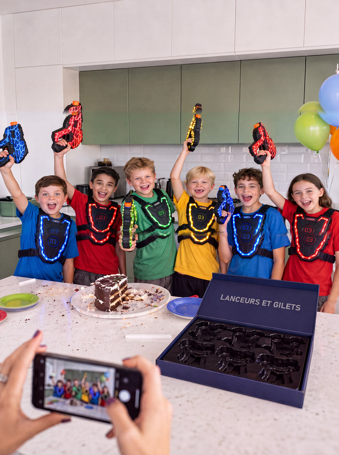 Six enfants fêtent un anniversaire avec le laser game La Nocte